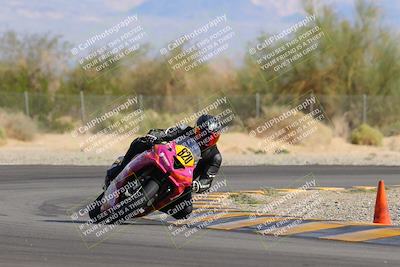 media/Nov-05-2022-SoCal Trackdays (Sat) [[f8d9b725ab]]/Turn 2 (1120am)/